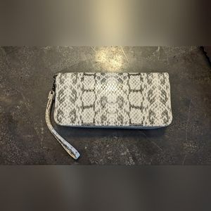 NEW Double Zip Wallet w/ Wrist Strap - Faux Leather - Snakeskin Never Used